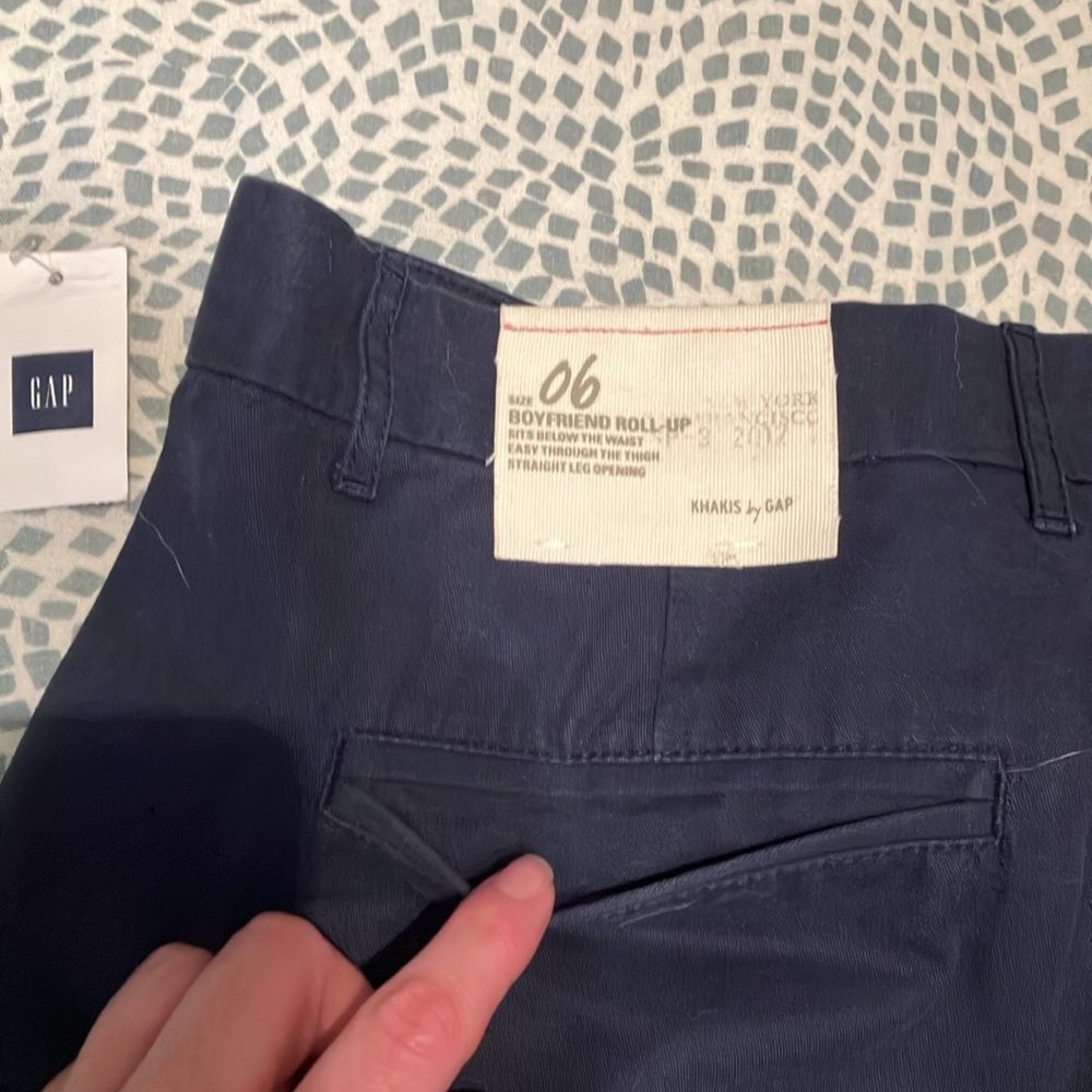 NWT Gap Navy Boyfriend Roll-Up Khakis - Picture 6 of 7